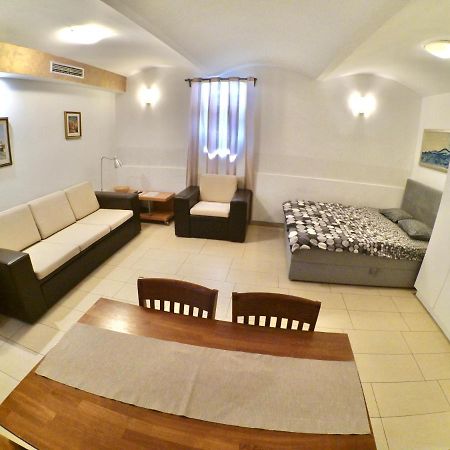 Carla Studio Apartment Загреб Екстериор снимка
