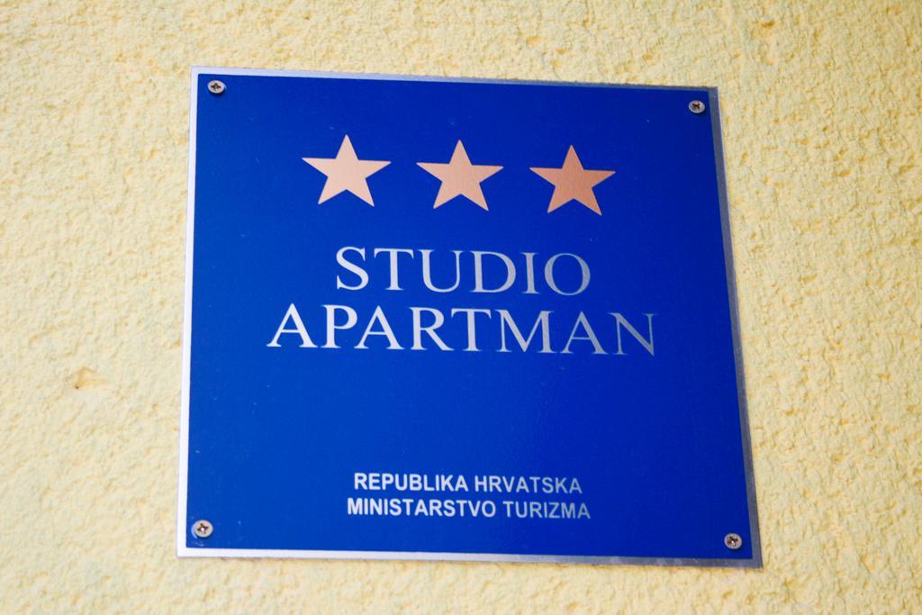 Carla Studio Apartment Загреб Стая снимка