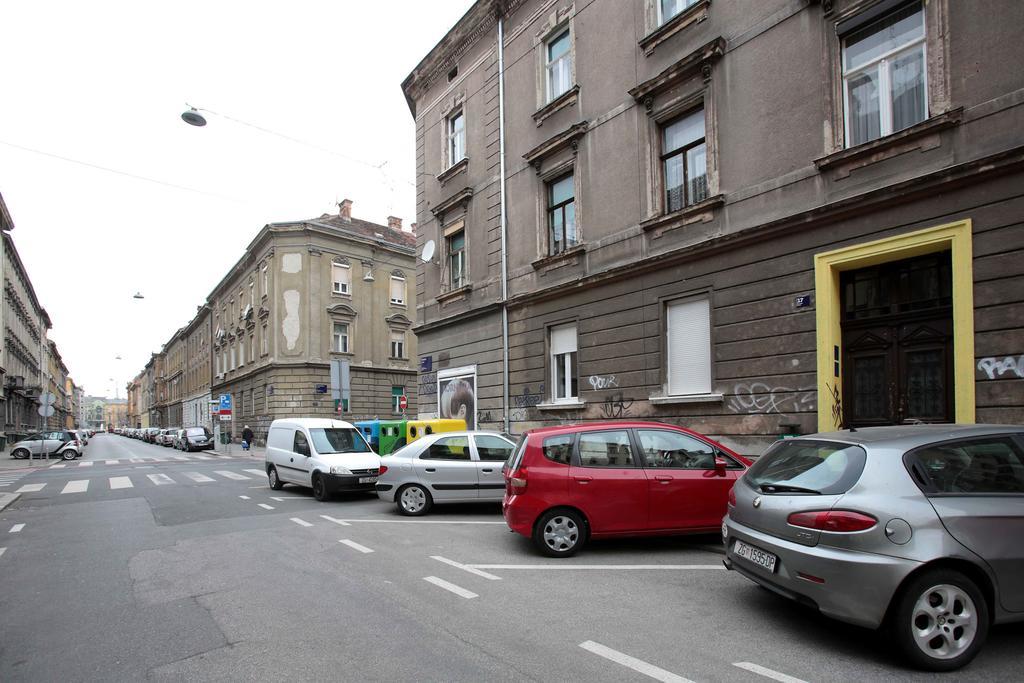 Carla Studio Apartment Загреб Стая снимка