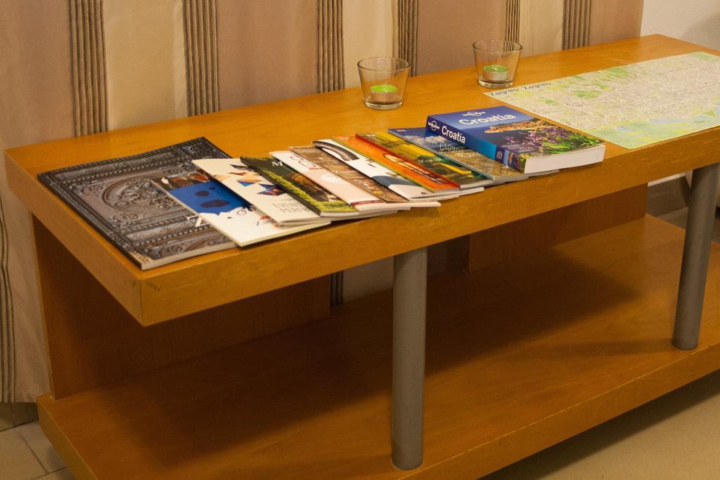 Carla Studio Apartment Загреб Стая снимка