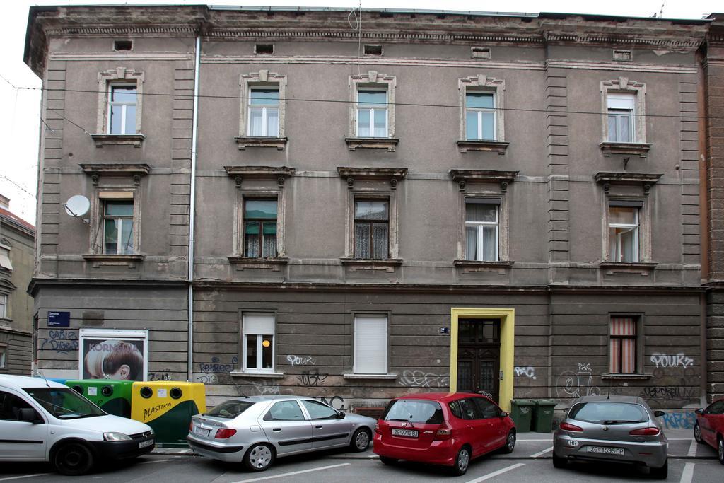 Carla Studio Apartment Загреб Стая снимка